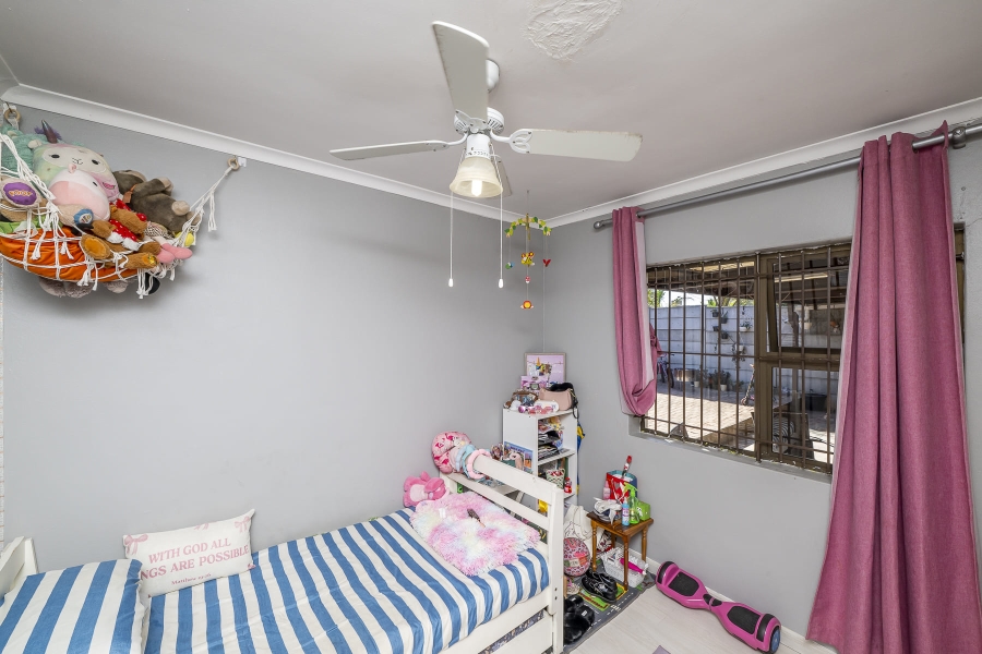 3 Bedroom Property for Sale in Uitzicht Western Cape
